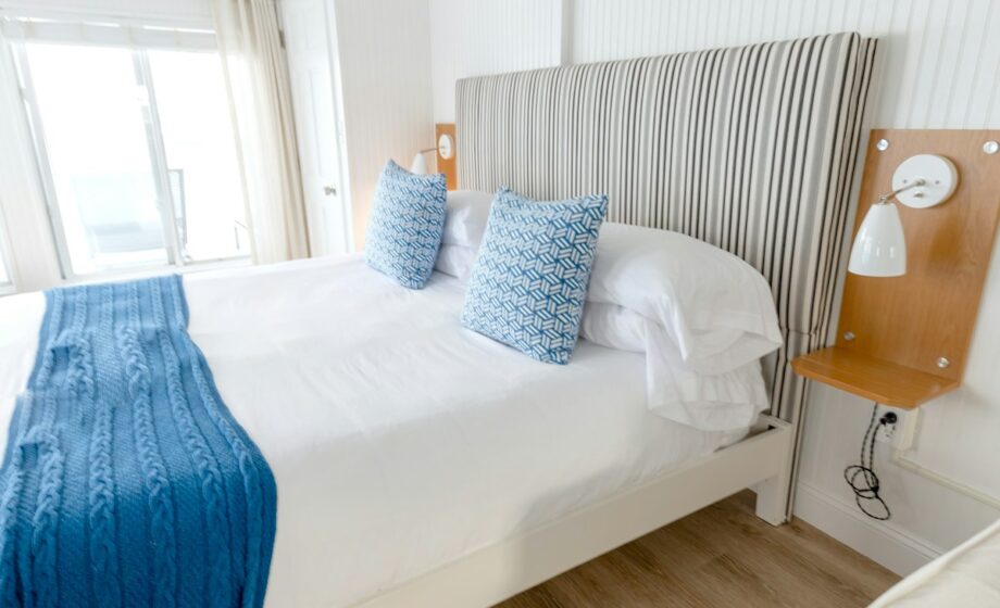 Bedroom coastal decor ideas