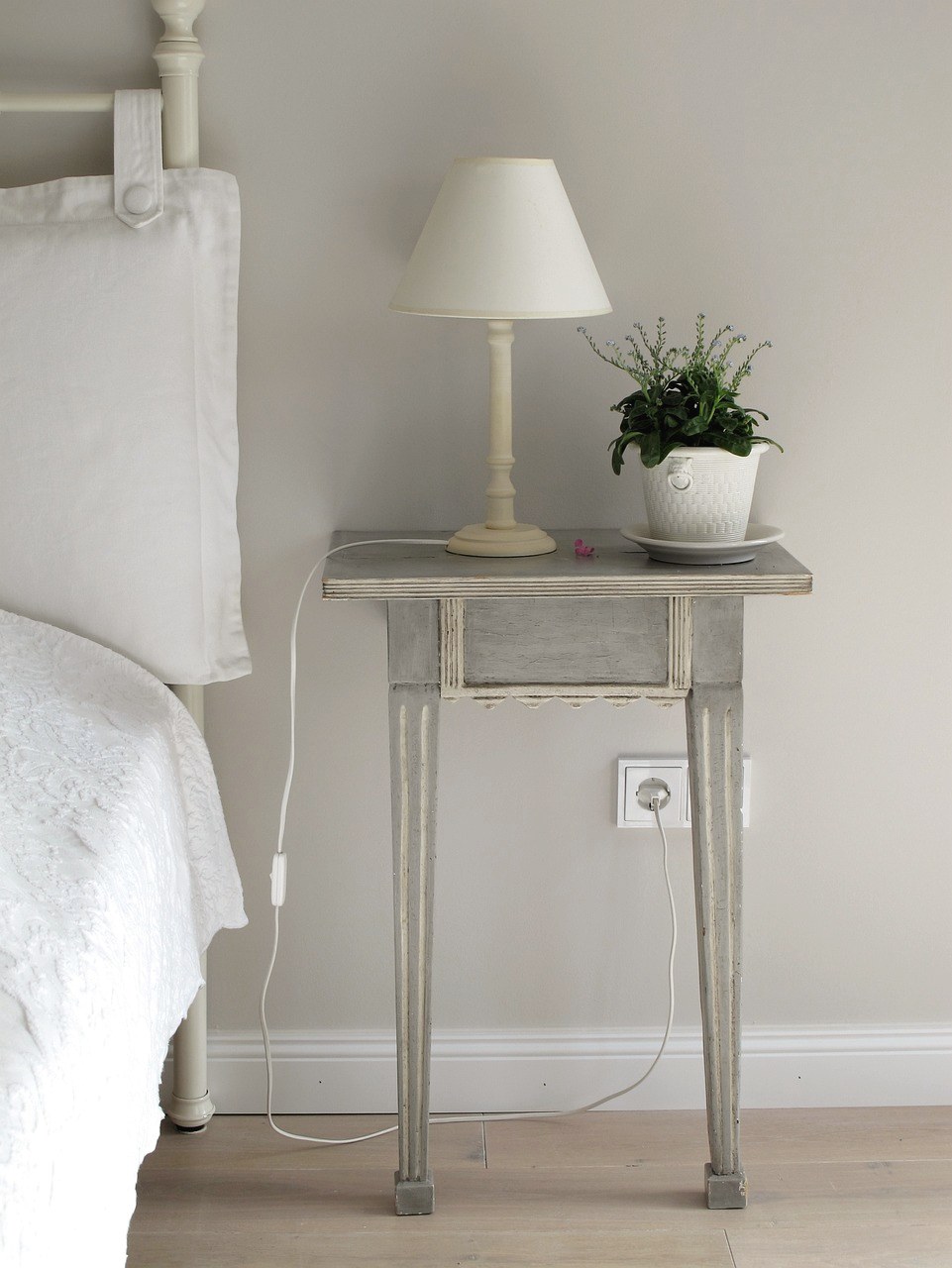 bedside table plant – bedroom, side table, lamp, light, plant, pillows, bed, clean, home, house, modern, design, furniture, bedding, comfort, interior, linen, comfortable, relaxation, relax, room, sleep, soft, decor, texture, sheets, luxury, gray home, gray sleep, gray relax, gray room, gray sleeping, gray table, gray bed, gray bedroom, gray interior, gray clean, gray lamp, side table, side table, side table, side table, side table